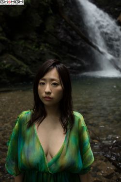 我在厨房摸岳的乳