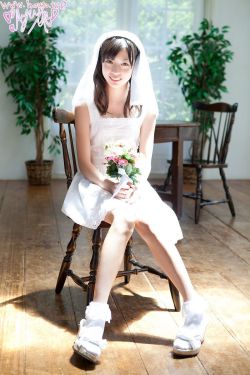 与校花同居之我的美女姐姐